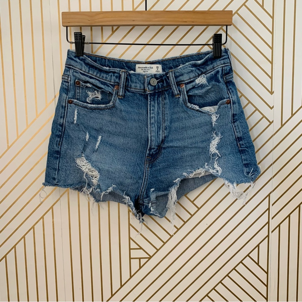 Abercrombie & Fitch The Mom Short High Rise raw hem distressed mid rise 6 / 28